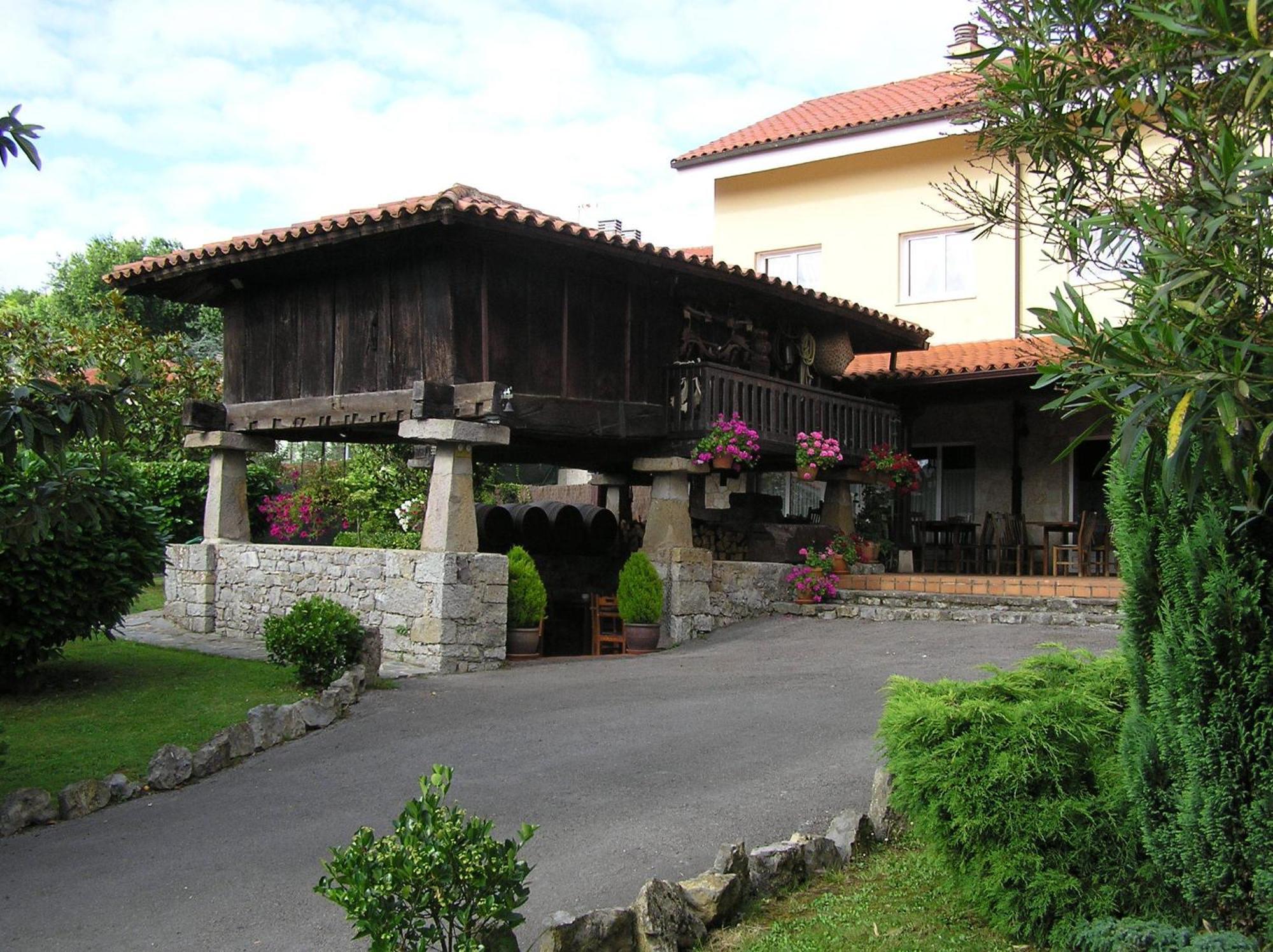 Hotel Entrevines Colunga Eksteriør billede